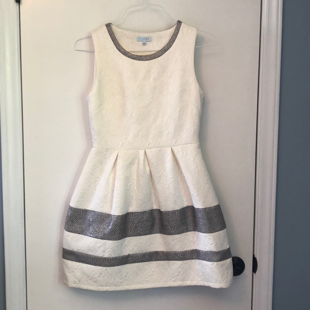 White Jun&Ivy Dress
